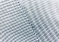 El 100 por ciento del poliéster de la camisa de la tela de gris hecho punto deformación de la guinga comprueba 130GSM