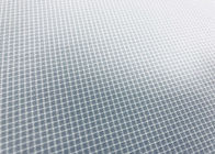 El 100 por ciento del poliéster de la camisa de la tela de gris hecho punto deformación de la guinga comprueba 130GSM