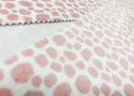 Tela 100% del paño grueso y suave del poliéster para el estampado leopardo casero 210GSM del rosa de la materia textil
