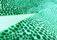 material 100% del paño grueso y suave del poliéster 210GSM para el estampado leopardo casero del verde de la materia textil
