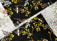 Tela hecha punto deformación del terciopelo del poliéster/tela modelada flores del terciopelo de los pájaros