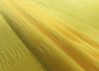 Tela micro grabada en relieve poliéster del terciopelo de la suavidad 210GSM 100% para la materia textil casera - amarillo