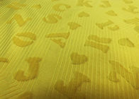 100% el alfabeto grabado en relieve el poliéster suave 210GSM pone letras a la tela micro del terciopelo - amarillo