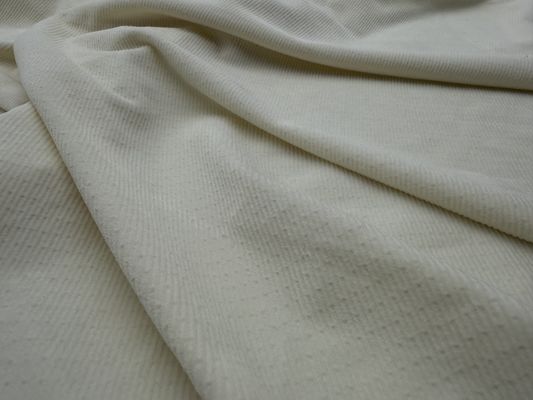 Experimente la comodidad y la durabilidad del tejido de terciopelo microelástico para su ropa