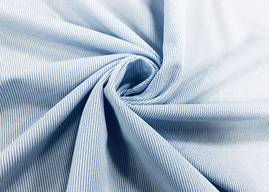 Trabaje la tela 100% de la camisa del poliéster 130GSM/las rayas azules hechas punto deformación casual de la tela